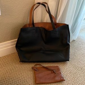 Street level reversible faux leather tote & wristlet. Black/congnac. One size.